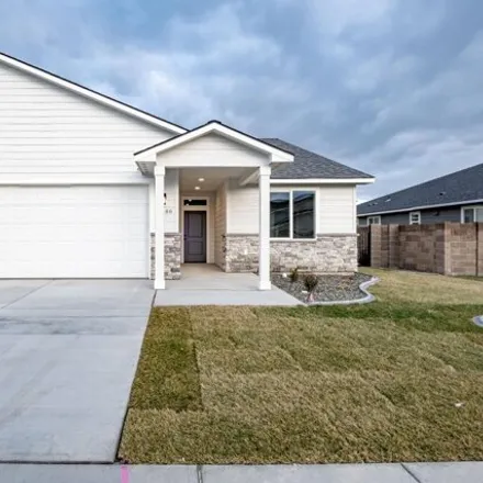 Buy this 3 bed house on Sunray Avenue in Richland, WA