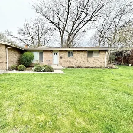 Buy this 3 bed house on 856 Sumac Road in Woodridge, Highland Park