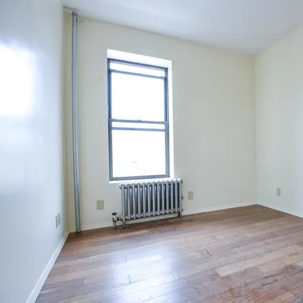 Image 2 - 150 E 116 St, New York, NY, USA - Apartment for rent