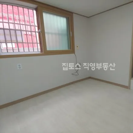 Rent this studio apartment on 서울특별시 성동구 송정동 66-20