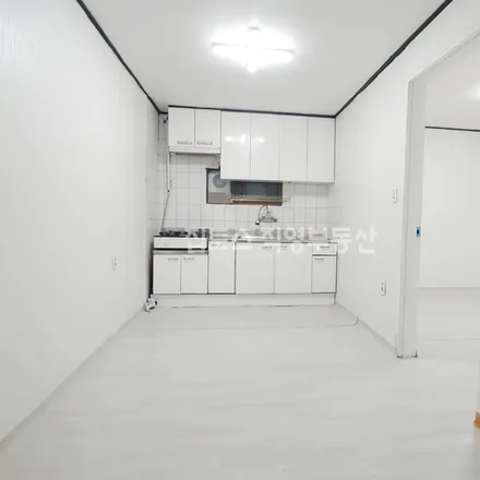 Image 2 - 서울특별시 관악구 봉천동 100-7 - Apartment for rent