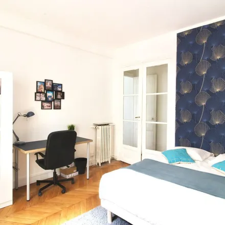Image 2 - 16 Rue de Varize, 75016 Paris, France - Apartment for rent