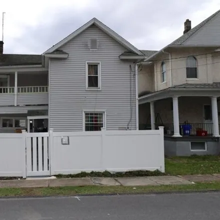 Rent this 3 bed house on 1407 Hawthorne Street in Scranton, PA 18504