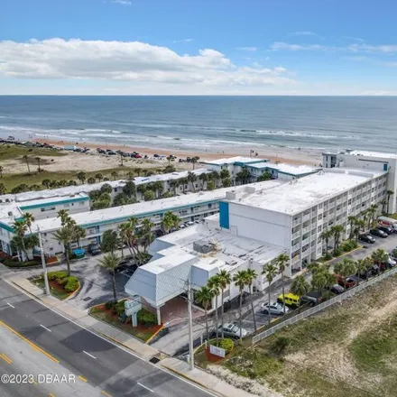 Buy this 1 bed condo on Ocean Jewels Club in South Atlantic Avenue, Daytona Beach