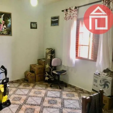 Buy this 6 bed house on Praça Maçon in Vila Aparecida, Bragança Paulista - SP