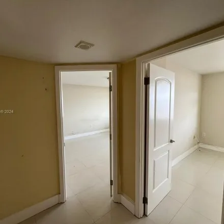 Image 8 - 2710 Northeast 183rd Street, Aventura, FL 33160, USA - Condo for sale