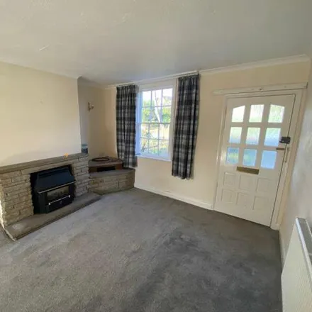 Image 5 - Clifton Road, Tettenhall Wood, WV6 9AP, United Kingdom - Townhouse for rent