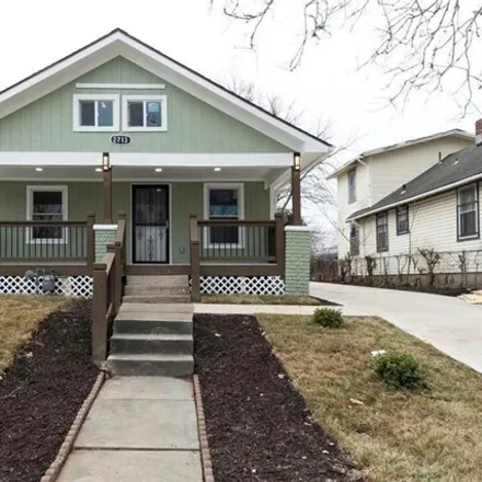 Buy this 2 bed house on 2787 North 20th Street in Kansas City, KS 66104