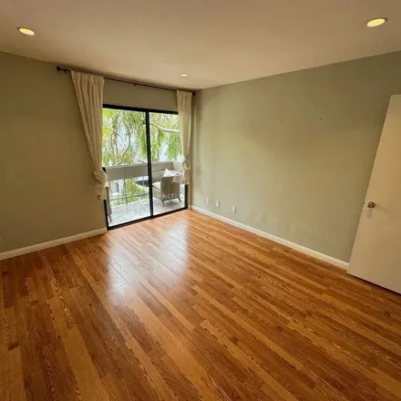 Image 1 - 758 North Kings Road, Los Angeles, CA 90069, USA - Apartment for rent