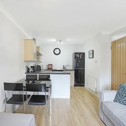 Image 2 - Theydon Gate, Station Approach, Theydon Bois, CM16 7HS, United Kingdom - Apartment for sale