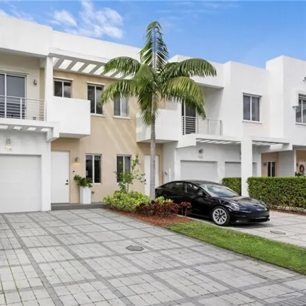 Buy this 3 bed townhouse on 7116 Northwest 103rd Path in Doral, FL 33178