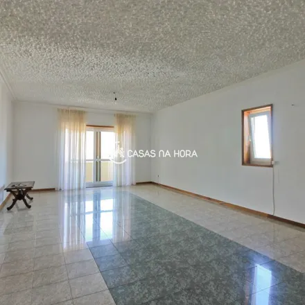 Rent this 3 bed apartment on Lidl in Rua da Bataria, 4450-759 Matosinhos