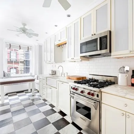 Image 4 - 130 E 67th St # 4ef, New York, 10065 - Apartment for rent