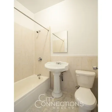 Rent this 3 bed apartment on 142 West 72nd Street in New York, NY 10023