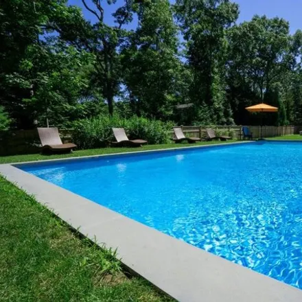 Rent this 4 bed house on 28 Sycamore Drive in East Hampton, Springs