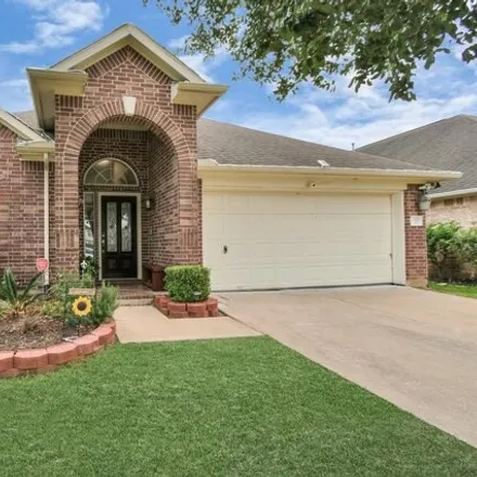 Rent this 3 bed house on Kingsley Drive in Pearland, TX 74404