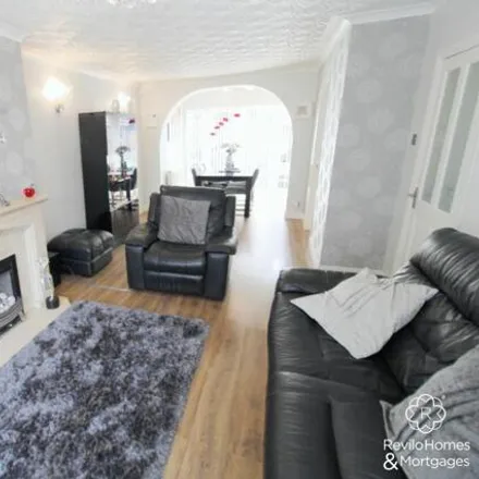 Image 2 - Ashley Close, Castleton, OL11 3NT, United Kingdom - Duplex for sale