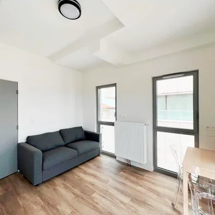 Rent this 1 bed apartment on 257 Cours de l'Argonne in 33000 Bordeaux, France
