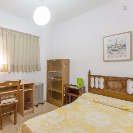 Rent this 4 bed room on Carrer del Pintor Vilar in 1, 46010 Valencia