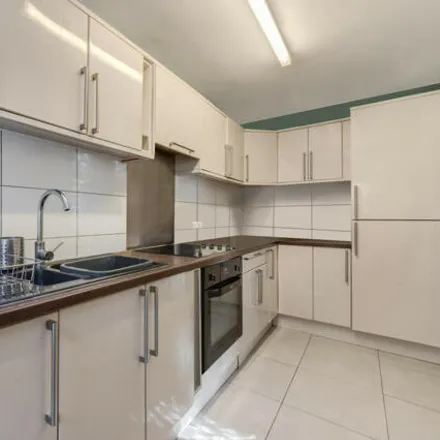 Image 5 - 90 Cranfield Road, London, SE4 1TR, United Kingdom - Apartment for sale