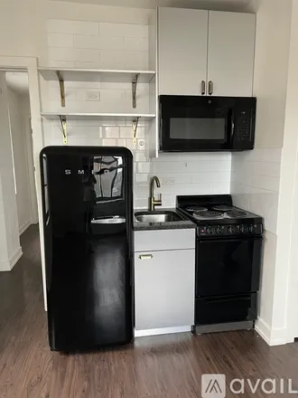 Rent this studio apartment on 1020 W Lawrence Ave