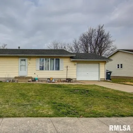 Buy this 2 bed house on 664 South 17th Street in Clinton, IA 52732