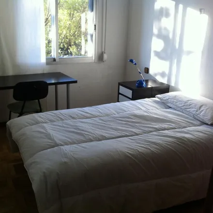 Rent this 3 bed room on Madrid in Calle de Lituania, 4