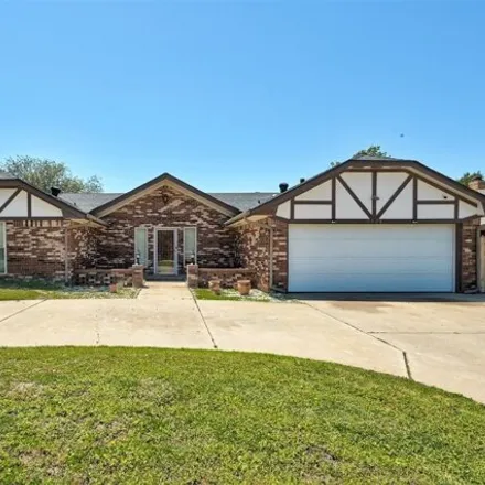 Buy this 3 bed house on 7156 Summit Drive in Oklahoma City, OK 73162
