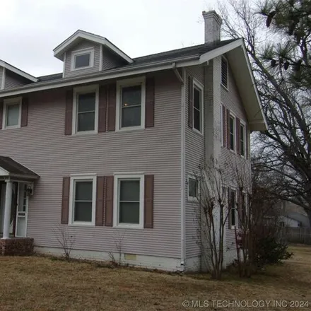 Buy this 3 bed house on North 28th Street in Muskogee, OK 74401