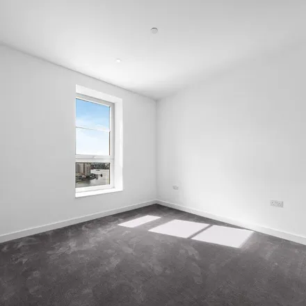 Image 9 - Douglass Tower, Orchard Place, London, E14 0FR, United Kingdom - Apartment for rent