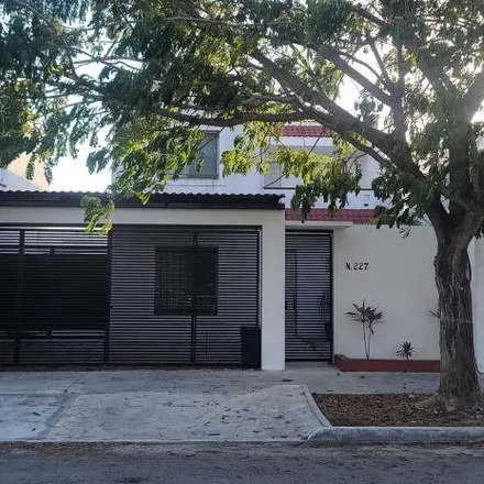 Rent this 3 bed house on Calle 74 in Fraccionamiento Las Américas, 97302 Mérida