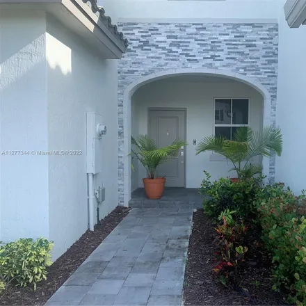 Image 3 - 2008 Southeast 12th Street, Homestead, FL 33035, USA - Townhouse for rent