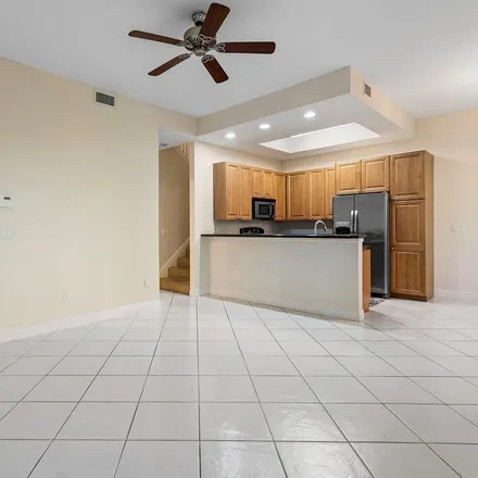 Image 4 - 410 Federal Highway, Lake Worth Beach, FL 33460, USA - Townhouse for rent
