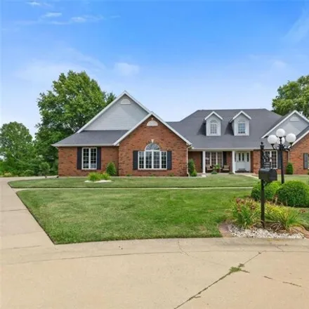 Buy this 5 bed house on 104 Greenview Ct in Waterloo, Illinois