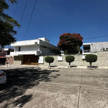 Buy this 6 bed house on Calle Puerto de Cartagena 452A in Arbide, 37360 León