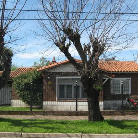 Buy this 3 bed house on Intendente Doctor Martín González 1722 in Adrogué, Argentina