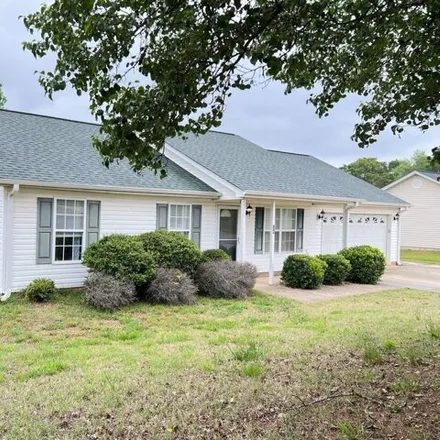 Buy this 3 bed house on 82 Twin Valley Road in Duncan, SC 29334