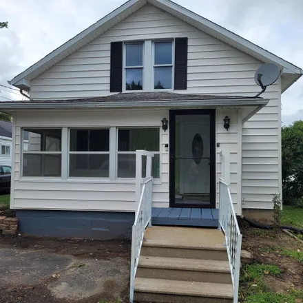 Buy this 3 bed house on 1428 Cleveland Street in Owosso, MI 48867