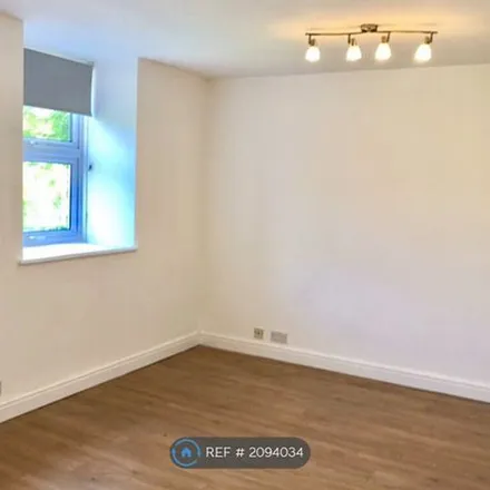 Rent this 1 bed apartment on Foxcombe in London, CR0 9EX