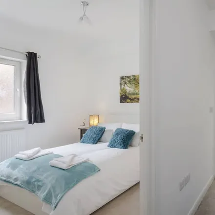 Rent this 1 bed townhouse on Luton in LU2 0NP, United Kingdom