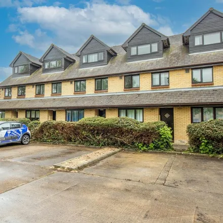 Rent this 2 bed apartment on 126 Sleaford Street in Cambridge, CB1 2NS