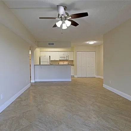 Image 3 - 5399 Summerlin Road, Fort Myers, FL 33919, USA - Condo for rent