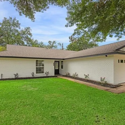 Buy this 3 bed house on 5511 Viking Dr in Houston, Texas