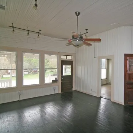 Image 3 - 16011 Brewster Street, La Coste, Medina County, TX 78039, USA - House for sale