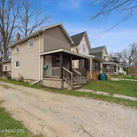 Buy this 3 bed house on 621 Bluff Street in Lansing, MI 48906