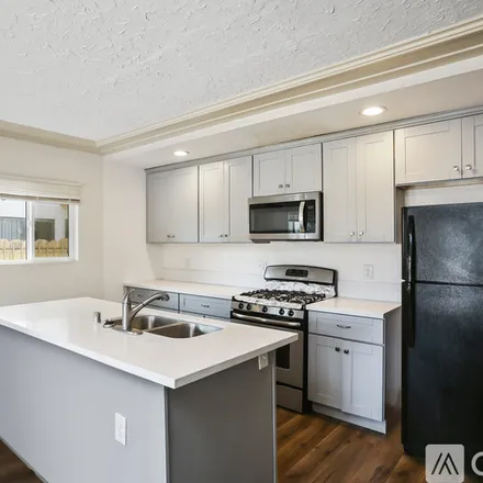 Image 3 - 1205 W 37th Dr, Unit 1205 - Apartment for rent