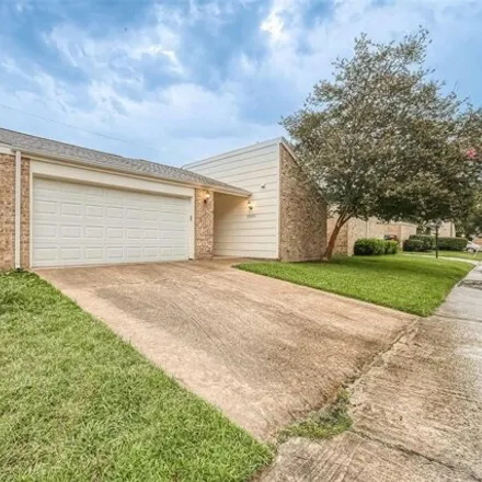Image 2 - 12021 Champion Forest Dr, Houston, Texas, 77066 - House for rent