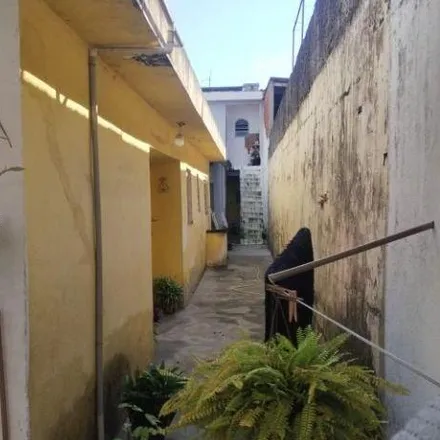 Buy this 1 bed house on Rua Fernando Fiamini in Vila Maluf, Suzano - SP