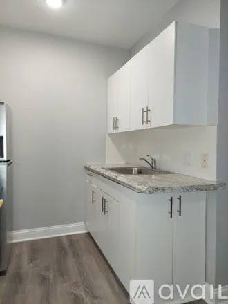 Rent this studio apartment on 4241 N Kenmore Ave