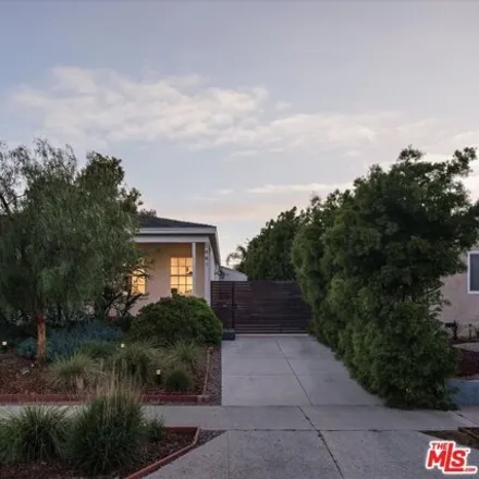 Image 1 - 5483 Cartwright Avenue, Los Angeles, CA 91601, USA - House for sale